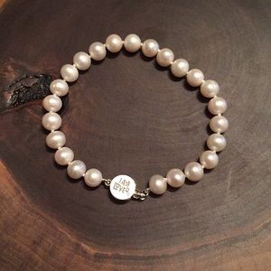 Helzberg Diamonds Cultured Pearl bracelet